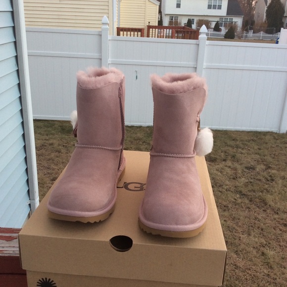 UGG IRINA STAR CHARM - Picture 4 of 8